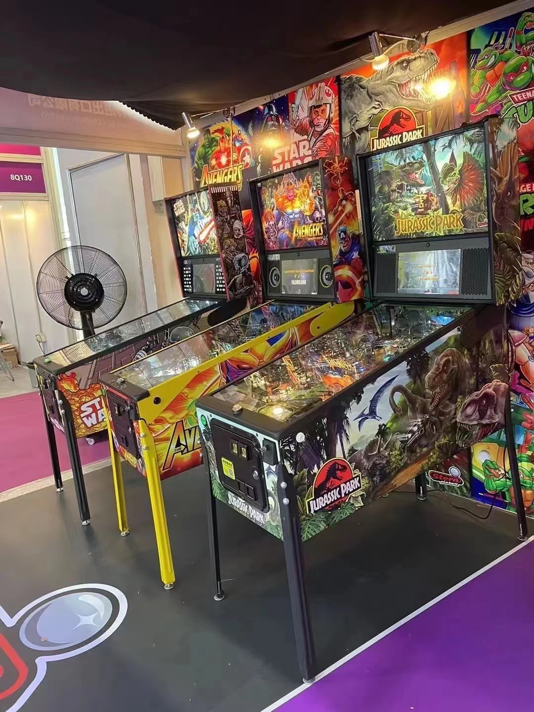 Máquina pachinko de três telas